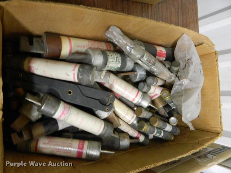 image for item DB9767 Assorted fuses