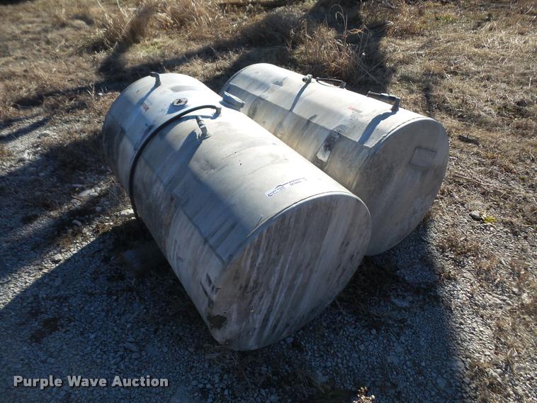 image for item DC9009 (2) fuel tanks