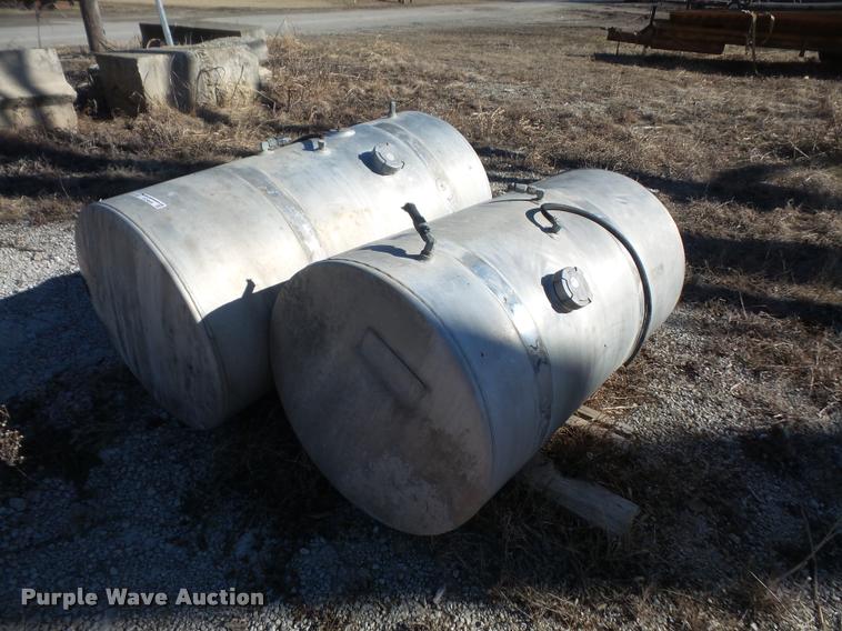 image for item DC9009 (2) fuel tanks