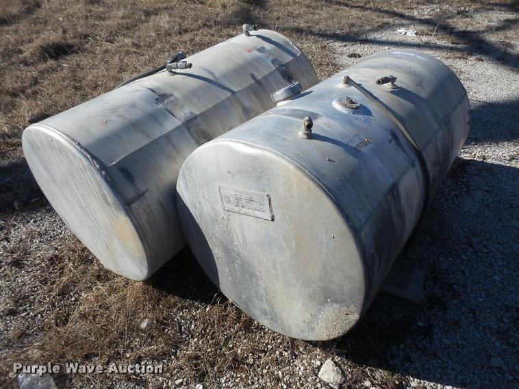 image for item DC9009 (2) fuel tanks