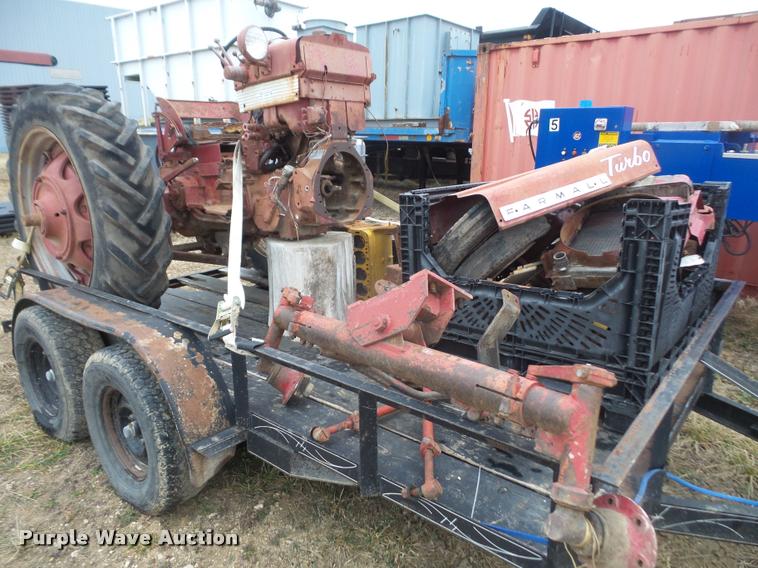 image for item DC9024 International 460 tractor