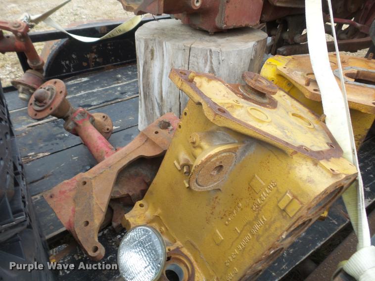 image for item DC9024 International 460 tractor