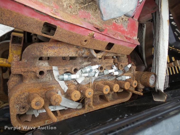 image for item DC9024 International 460 tractor