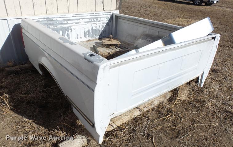 image for item DI9613 1996 Ford pickup truck bed