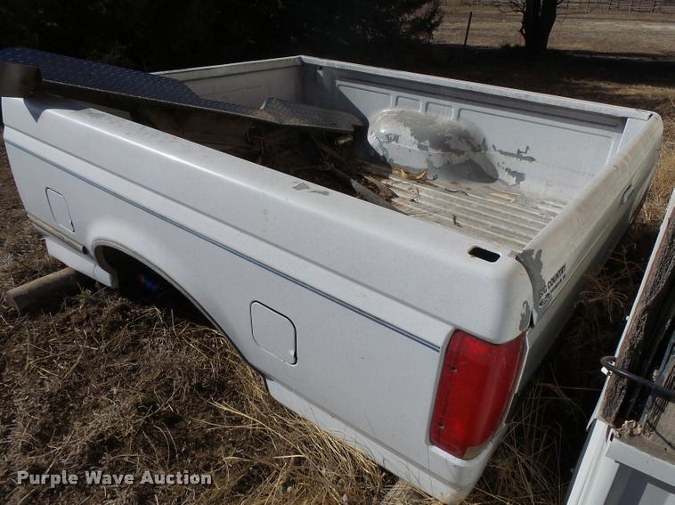 image for item DI9613 1996 Ford pickup truck bed