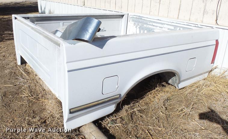 image for item DI9613 1996 Ford pickup truck bed