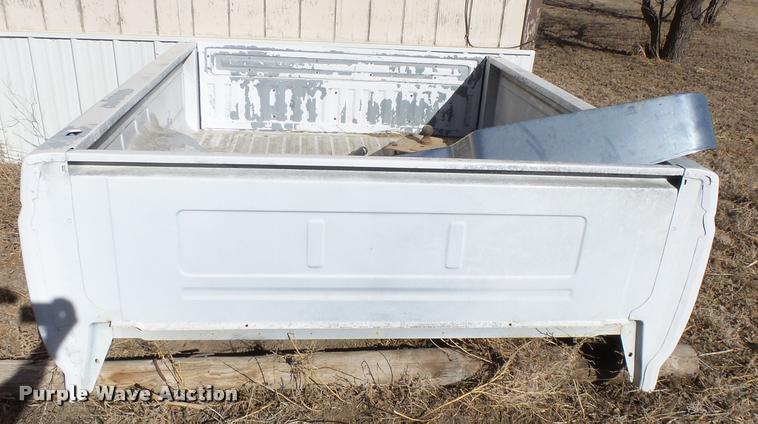 image for item DI9613 1996 Ford pickup truck bed