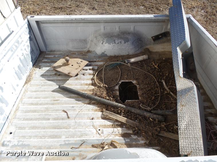 image for item DI9613 1996 Ford pickup truck bed