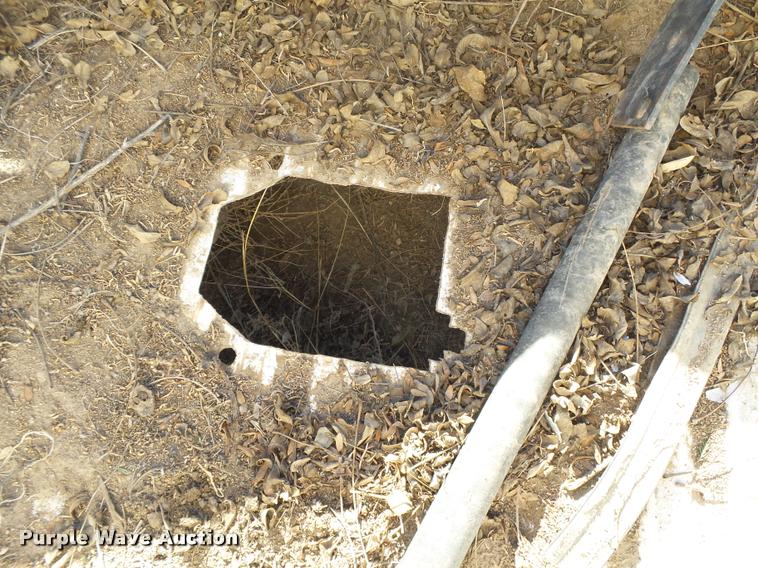 image for item DI9613 1996 Ford pickup truck bed