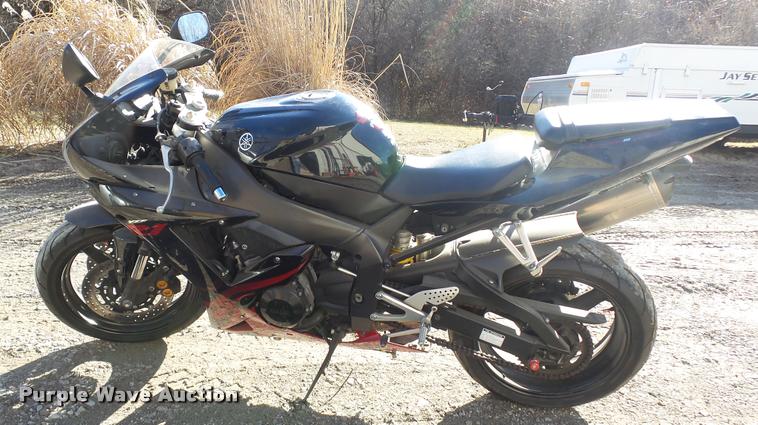 image for item DJ9298 2003 Yamaha YZF-R1 motorcycle