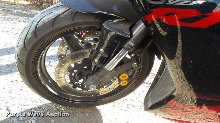 image for item DJ9298 2003 Yamaha YZF-R1 motorcycle