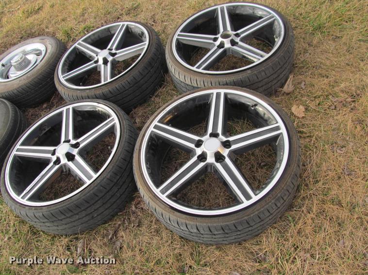 image for item DT9691 (2) tires and wheels