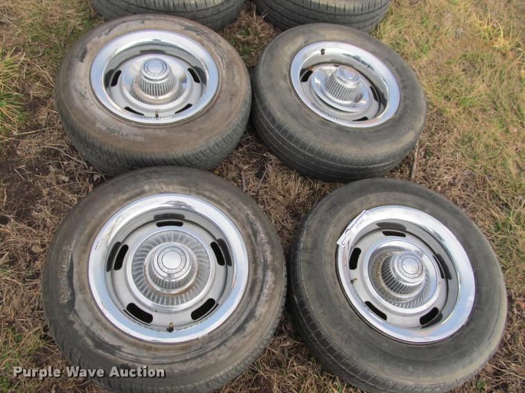 image for item DT9692 (4) Chevrolet Rally tires and wheels