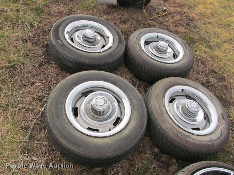 image for item DT9692 (4) Chevrolet Rally tires and wheels