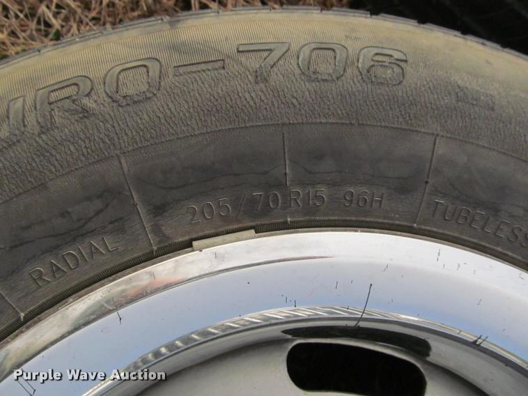 image for item DT9692 (4) Chevrolet Rally tires and wheels