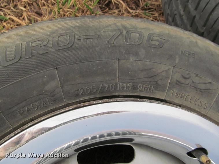 image for item DT9692 (4) Chevrolet Rally tires and wheels