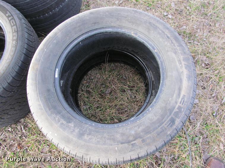 image for item DT9695 (6) car tires