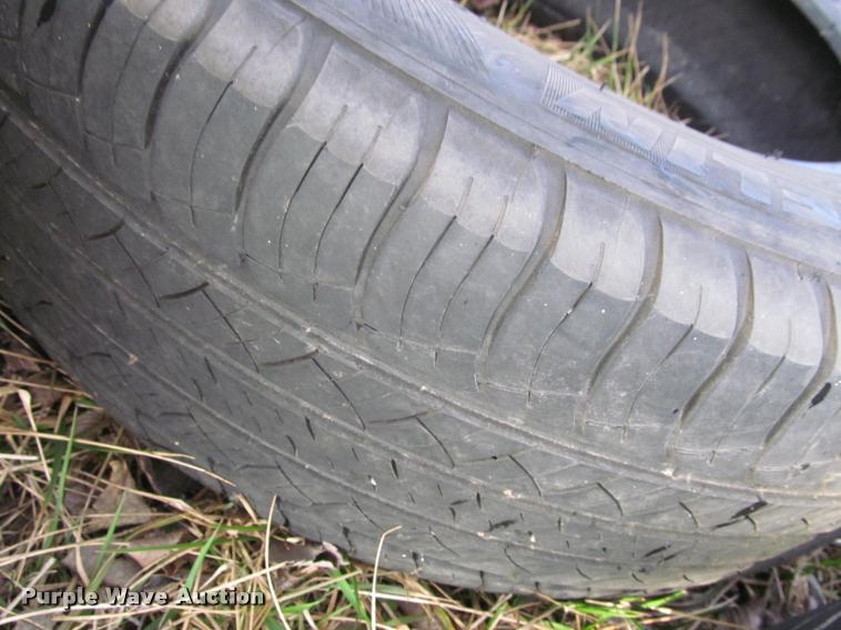 image for item DT9695 (6) car tires