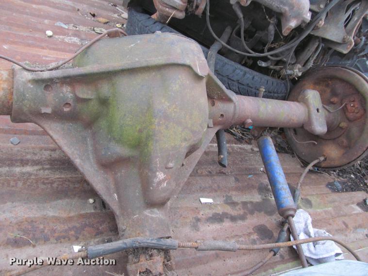 image for item DT9698 1979 Ford Dana 60 rear end