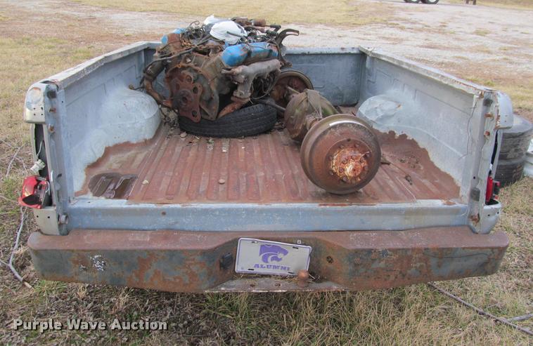 image for item DT9699 1991 Ford pickup truck bed trailer