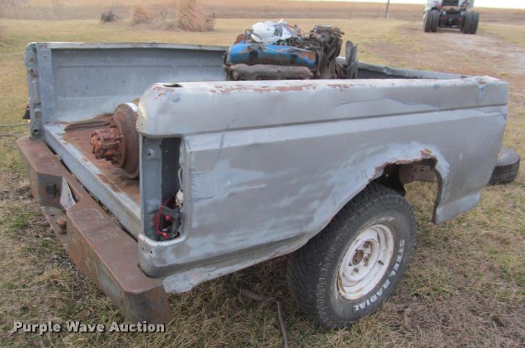image for item DT9699 1991 Ford pickup truck bed trailer