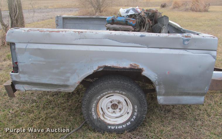 image for item DT9699 1991 Ford pickup truck bed trailer