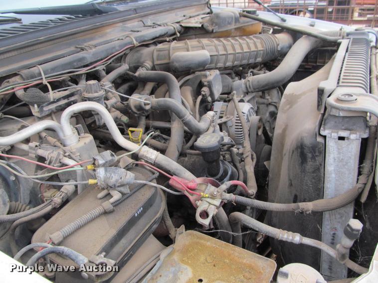 image for item J2648 2006 Ford F350 Super Duty XLT Crew Cab pickup truck cab and chassis