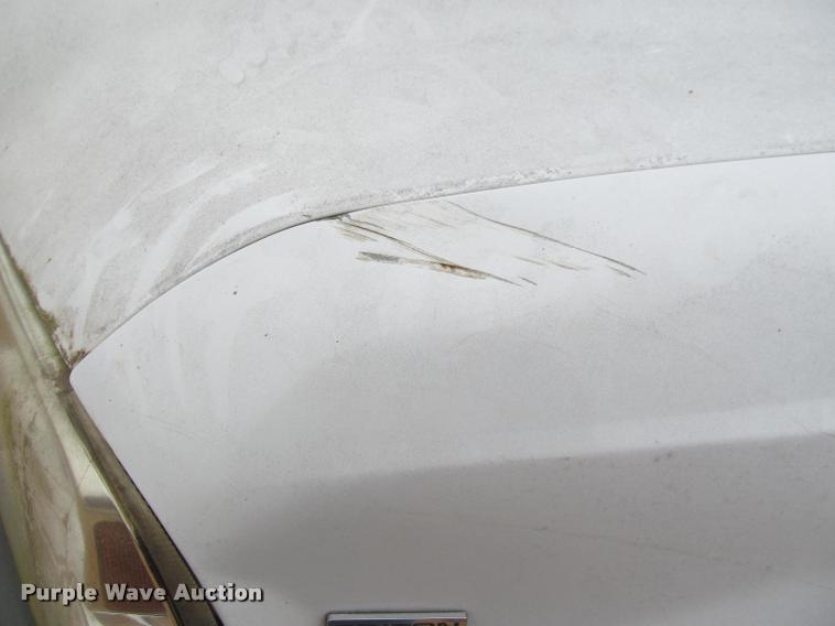 image for item J2648 2006 Ford F350 Super Duty XLT Crew Cab pickup truck cab and chassis