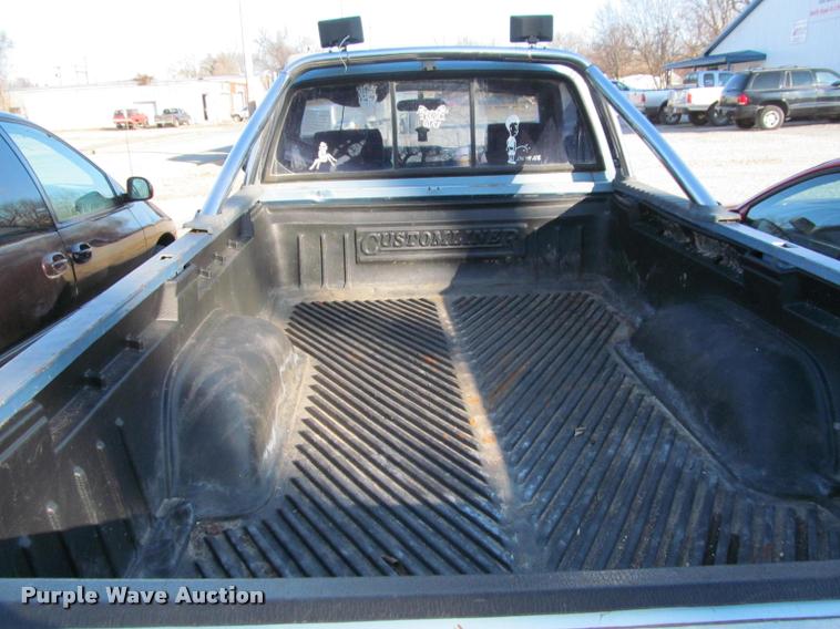image for item J2651 1988 Dodge Dakota pickup truck