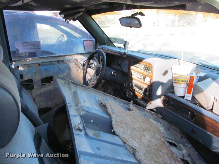 image for item J2651 1988 Dodge Dakota pickup truck