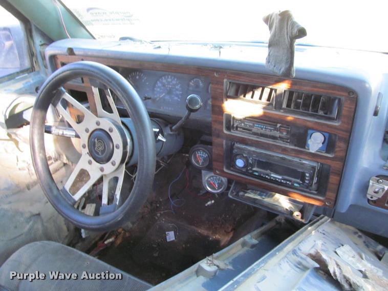 image for item J2651 1988 Dodge Dakota pickup truck