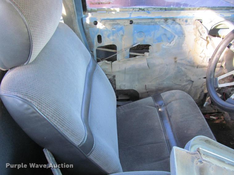 image for item J2651 1988 Dodge Dakota pickup truck