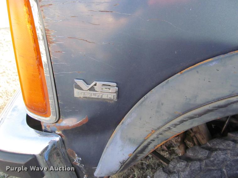 image for item J2651 1988 Dodge Dakota pickup truck