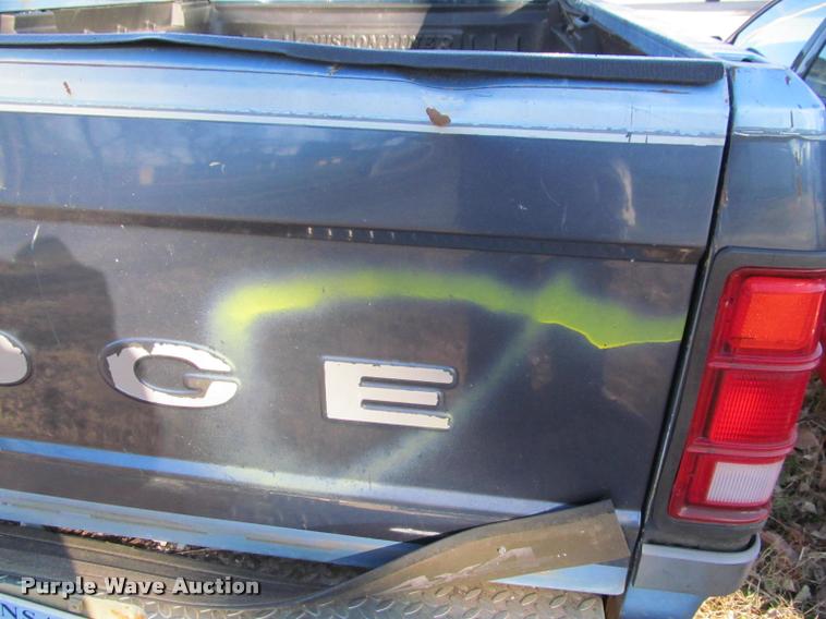 image for item J2651 1988 Dodge Dakota pickup truck