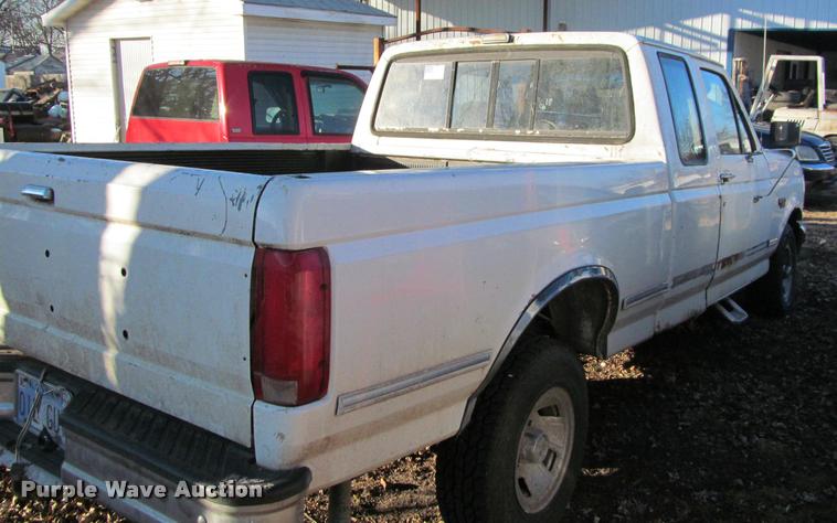 image for item J2656 1992 Ford F150 XLT SuperCab pickup truck