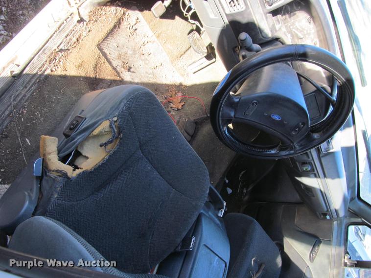 image for item J2656 1992 Ford F150 XLT SuperCab pickup truck