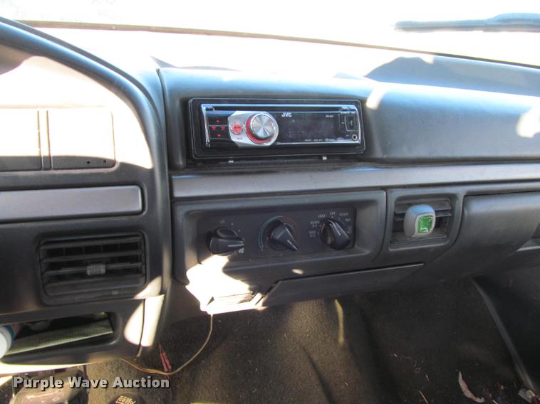 image for item J2656 1992 Ford F150 XLT SuperCab pickup truck