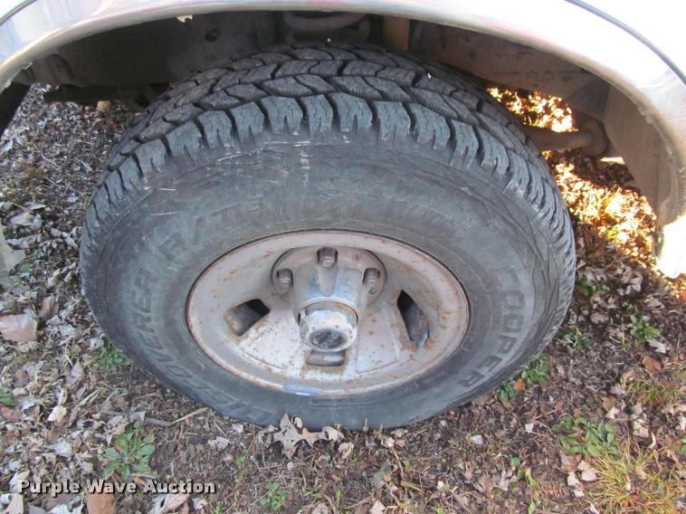 image for item J2656 1992 Ford F150 XLT SuperCab pickup truck