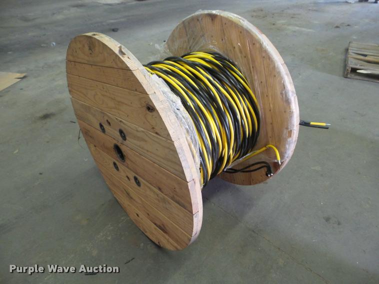 image for item J8787 782' of 1/0 URD Triplex cable