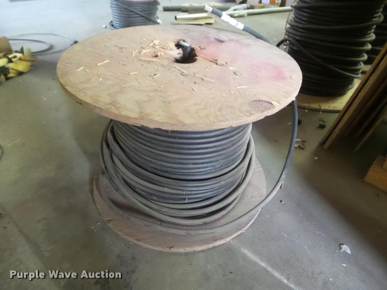 image for item J8795 688' of 4/0 aluminum cable