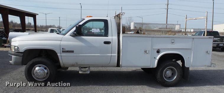 image for item K3392 2002 Dodge Ram 3500 utility truck