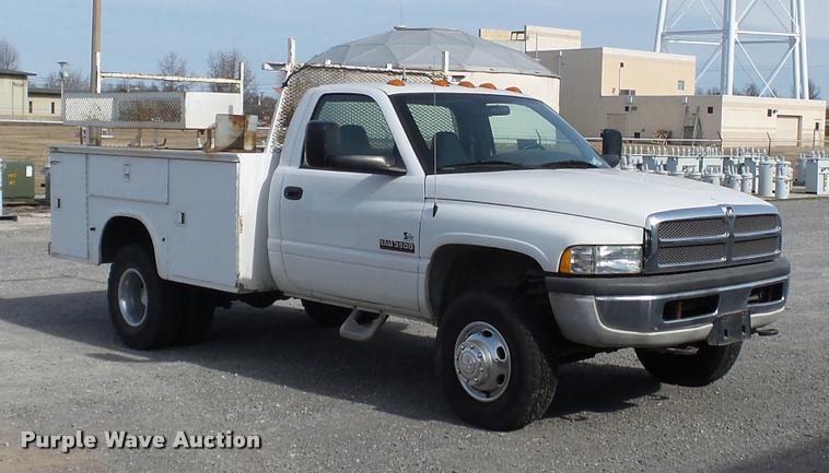 image for item K3392 2002 Dodge Ram 3500 utility truck