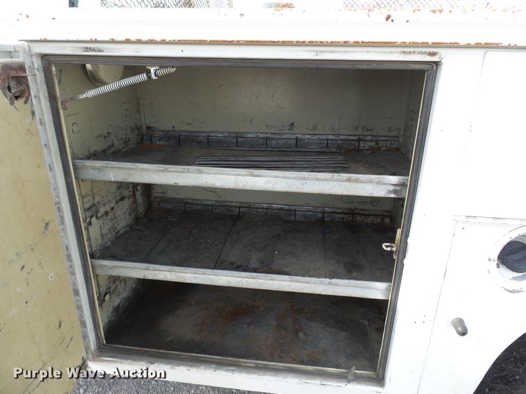 image for item K3392 2002 Dodge Ram 3500 utility truck