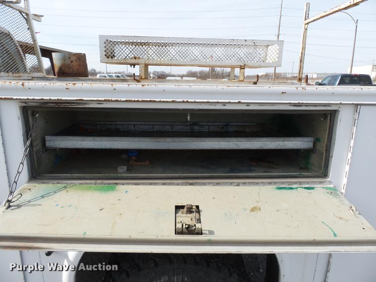 image for item K3392 2002 Dodge Ram 3500 utility truck