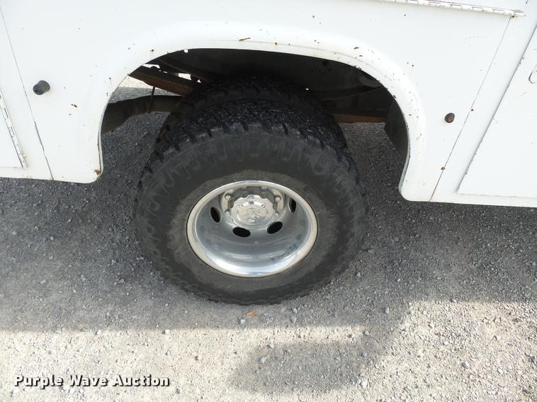 image for item K3392 2002 Dodge Ram 3500 utility truck
