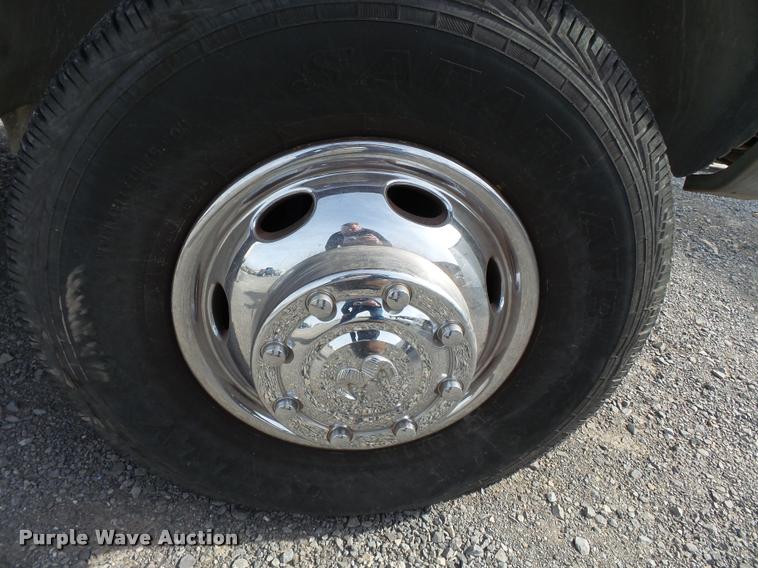 image for item K3392 2002 Dodge Ram 3500 utility truck