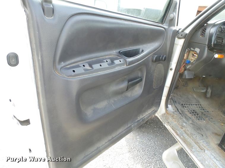 image for item K3392 2002 Dodge Ram 3500 utility truck