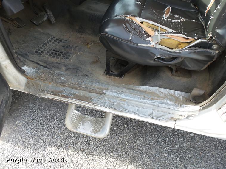 image for item K3392 2002 Dodge Ram 3500 utility truck