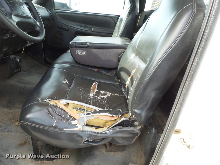 image for item K3392 2002 Dodge Ram 3500 utility truck