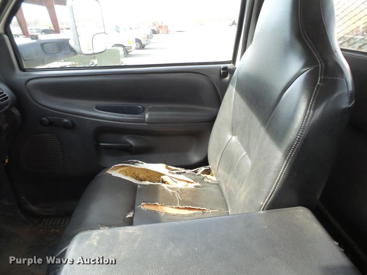 image for item K3392 2002 Dodge Ram 3500 utility truck